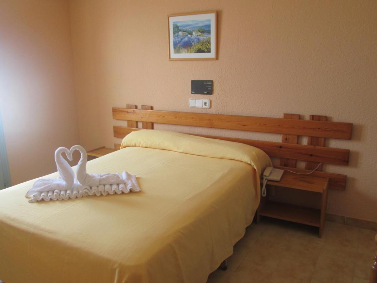 Hostal Santi Ес-Кало Екстер'єр фото